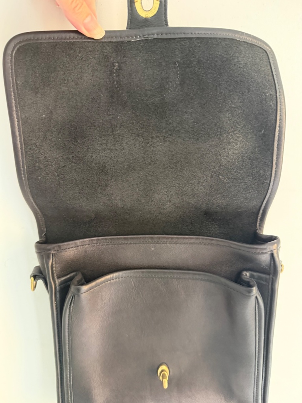 Vintage Coach Station Bag 5130 Black Leather Brass Turnlock Top Handle Purse - Picture 4 of 12